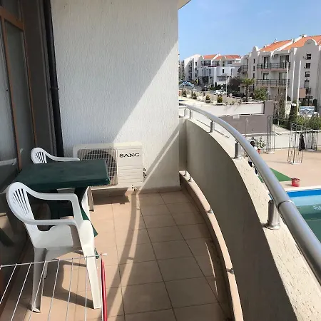 Lazur 5 Nadezhda Apartment