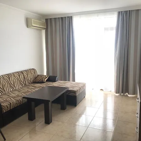 Lazur 5 Nadezhda Apartment *