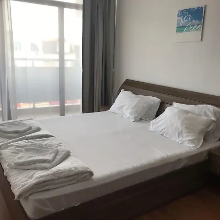 Apartment Lazur 5 Nadezhda