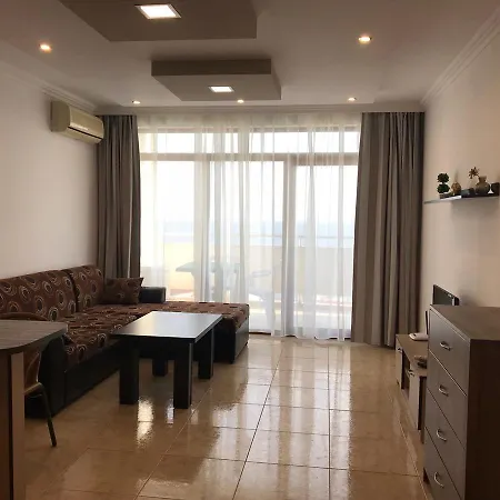 Lazur 5 Nadezhda Apartment *