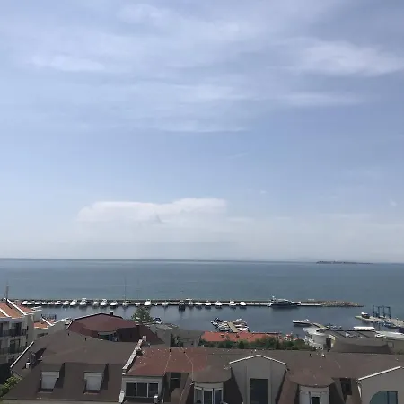 Apartment Lazur 5 Nadezhda *