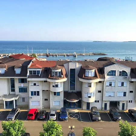 Lazur 5 Nadezhda Apartment *