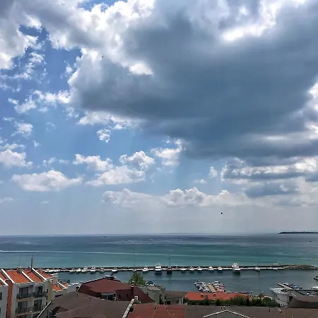 Apartment Lazur 5 Nadezhda *
